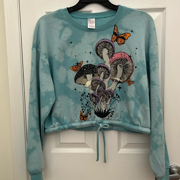 Tops - NWT Mushroom Cropped Blue Sweatshirt Size xxl